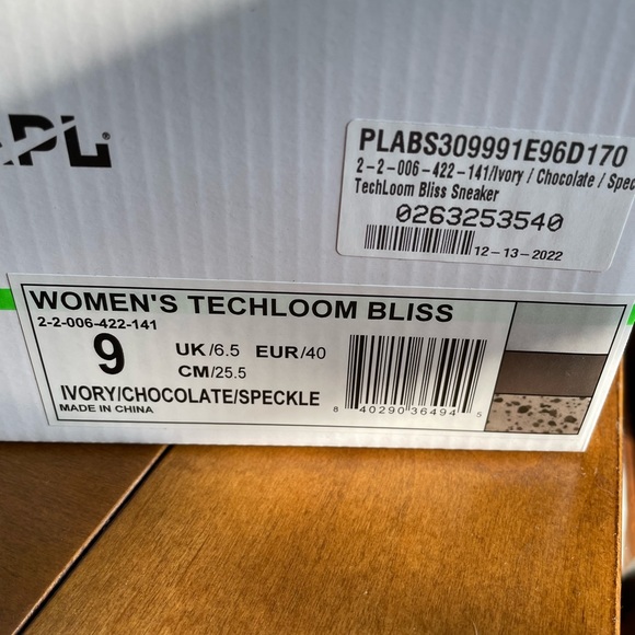 APL Women’s Techloom Sneakers - Picture 5 of 6